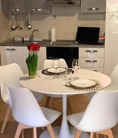 Appartamento Nest House Marina Di Olbia- Mater - Beaches - Close To The Airport - Private Parking- Full Comforts - *