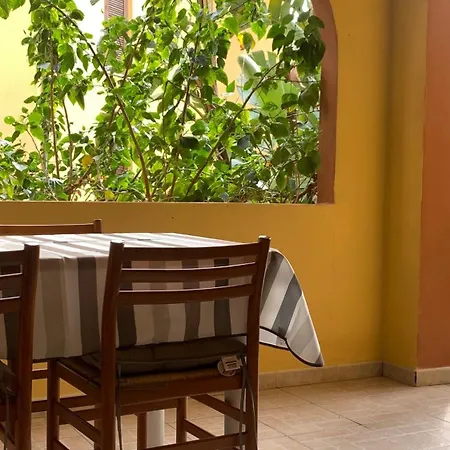 Nest House - Esclusivo Marina Di Olbia- Mater - Beaches - Close To The Airport - Private Parking- Full Comforts - Olbia