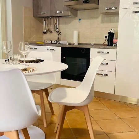 Nest House Marina Di Olbia- Mater - Beaches - Close To The Airport - Private Parking- Full Comforts - Appartamento