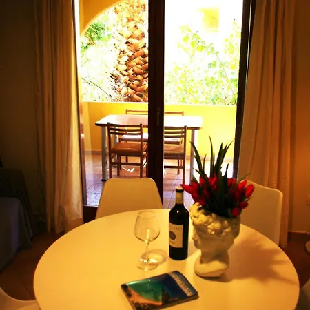 Appartamento Nest House Marina Di Olbia- Mater - Beaches - Close To The Airport - Private Parking- Full Comforts -