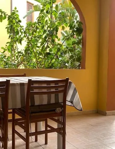 Nest House - Esclusivo Marina Di Olbia- Mater - Beaches - Close To The Airport - Private Parking- Full Comforts - Ольбия