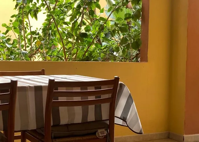 Nest House - Esclusivo Marina Di Olbia- Mater - Beaches - Close To The Airport - Private Parking- Full Comforts - Ольбия