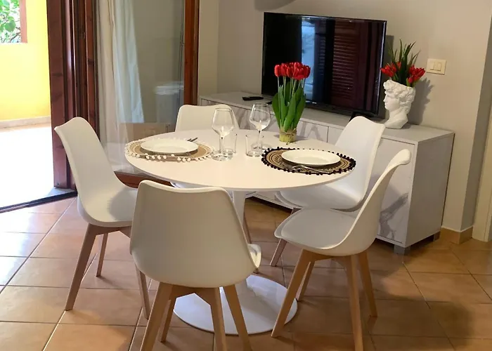 Apartamento Nest House - Esclusivo Marina Di Olbia- Mater - Beaches - Close To The Airport - Private Parking- Full Comforts - *