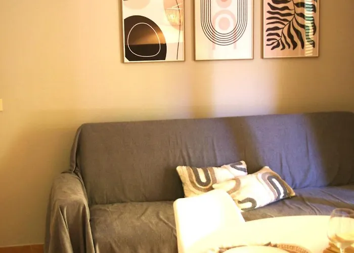 Nest House - Esclusivo Marina Di Olbia- Mater - Beaches - Close To The Airport - Private Parking- Full Comforts - Olbia