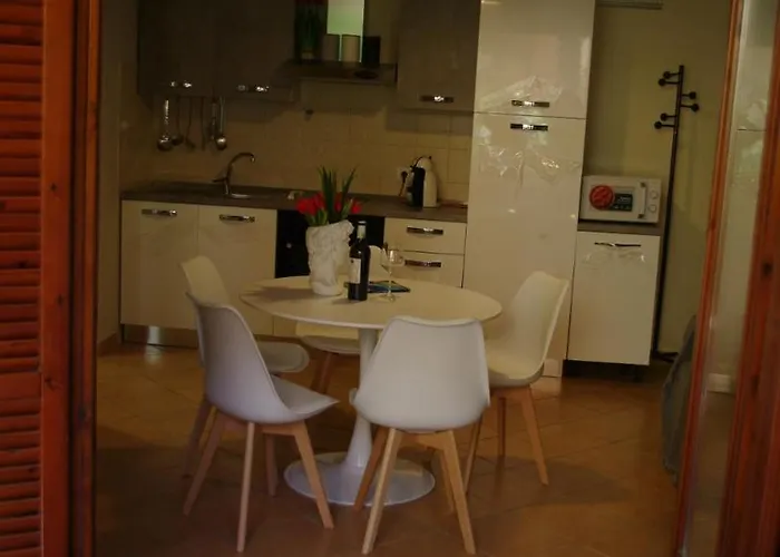 Apartamento Nest House - Esclusivo Marina Di Olbia- Mater - Beaches - Close To The Airport - Private Parking- Full Comforts - Olbia