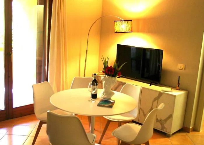 Apartamento Nest House - Esclusivo Marina Di Olbia- Mater - Beaches - Close To The Airport - Private Parking- Full Comforts - *