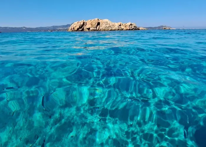 Nest House - Esclusivo Marina Di Olbia- Mater - Beaches - Close To The Airport - Private Parking- Full Comforts - Apartamento