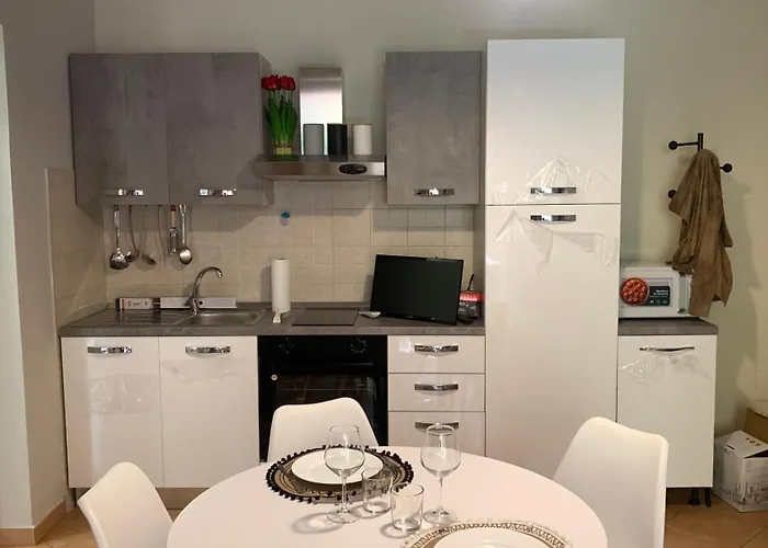 Apartamento Nest House - Esclusivo Marina Di Olbia- Mater - Beaches - Close To The Airport - Private Parking- Full Comforts - *